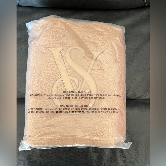 Victoria’s Secret Tan Sherpa Tote Bag - Picture 5 of 8